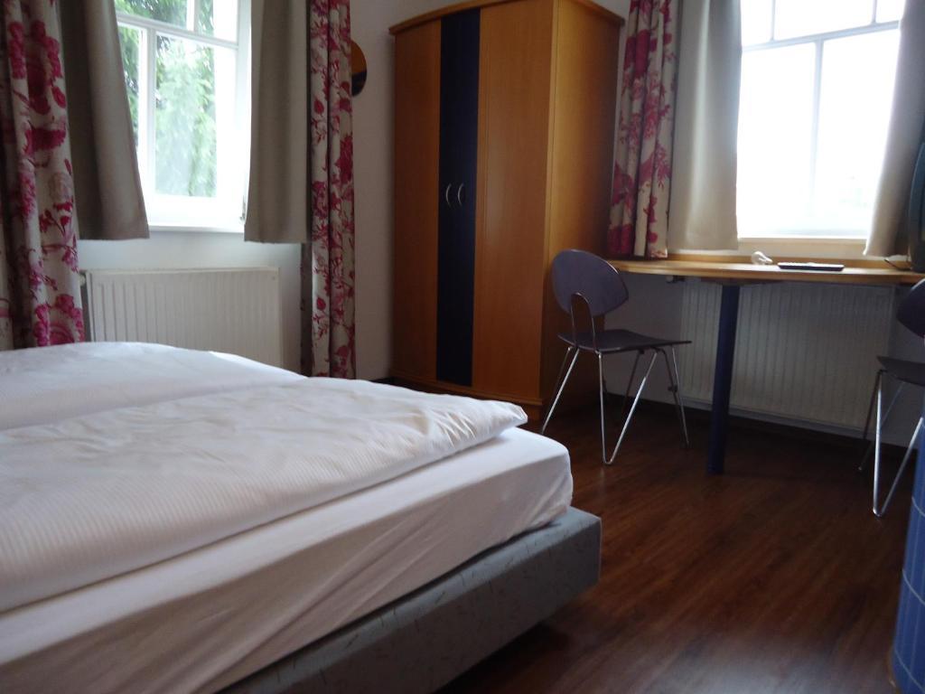 Garni Hotel Kaiserdom Бамберг Номер фото