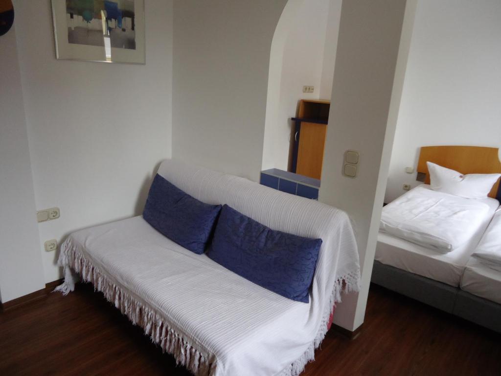 Garni Hotel Kaiserdom Бамберг Номер фото